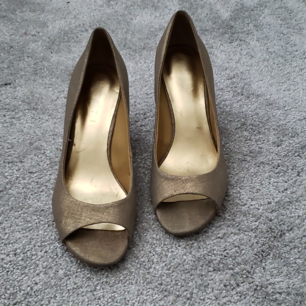 Nine West Gold Linen Wedge